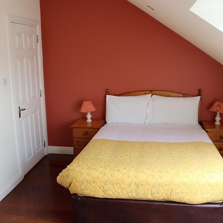 The Old Pier Guest Accommodation, Bed Only, No Breakfast Ballydavid Exterior photo